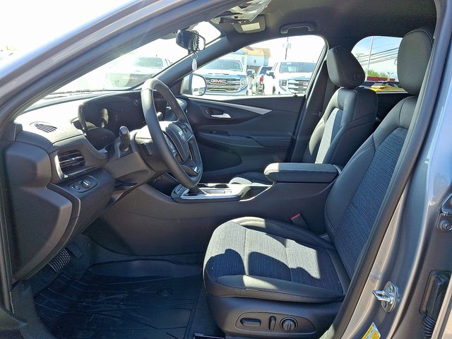 new 2025 Buick Envista car, priced at $26,430