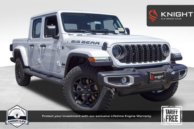 new 2025 Jeep Gladiator car, priced at $43,675