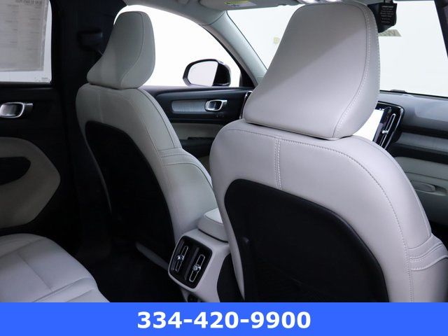 new 2025 Volvo XC40 car, priced at $44,632