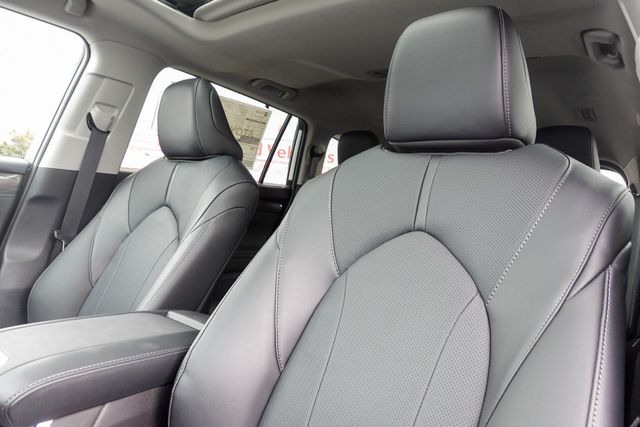 new 2025 Toyota Highlander car