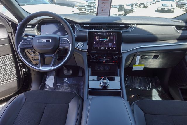 new 2025 Jeep Grand Cherokee car, priced at $40,350