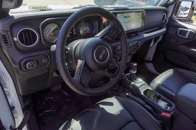 new 2025 Jeep Gladiator car, priced at $45,475