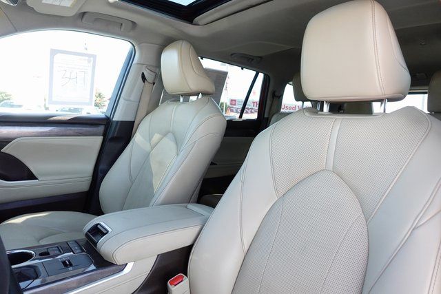 used 2022 Toyota Highlander car, priced at $34,655