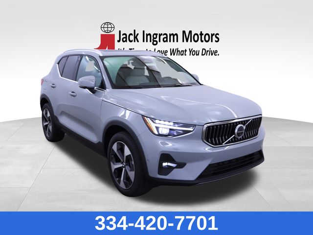 new 2025 Volvo XC40 car, priced at $46,335