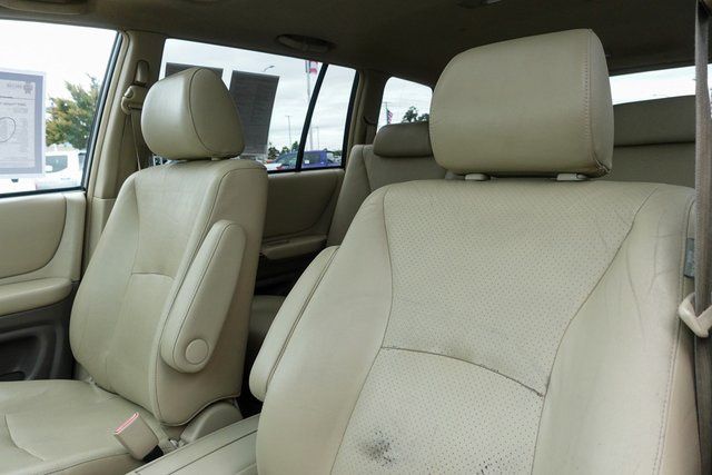 used 2007 Toyota Highlander car, priced at $9,000
