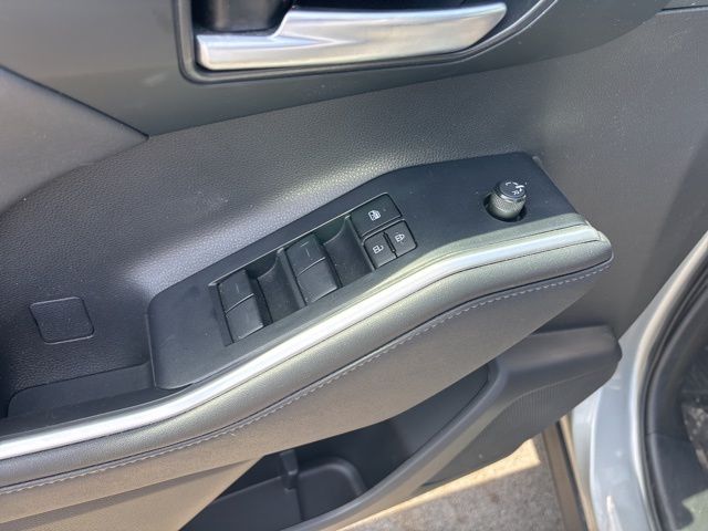 used 2023 Toyota Highlander car, priced at $36,999