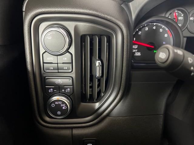 new 2024 GMC Sierra 1500 car, priced at $42,000