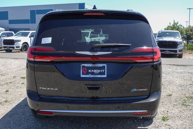 new 2025 Chrysler Pacifica Hybrid car, priced at $47,041