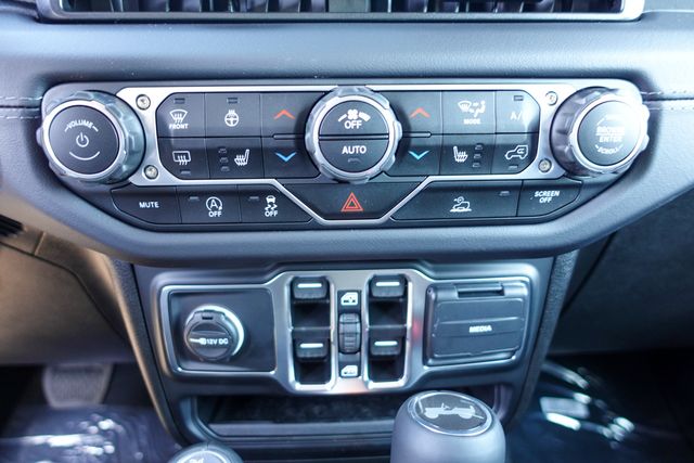 new 2025 Jeep Wrangler car, priced at $52,370