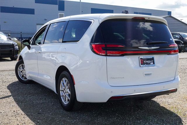 new 2025 Chrysler Pacifica car, priced at $41,290