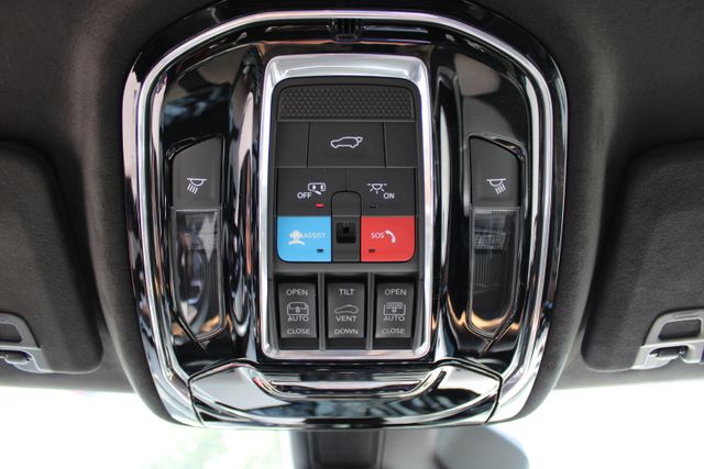 used 2022 Jeep Grand Cherokee car, priced at $40,689