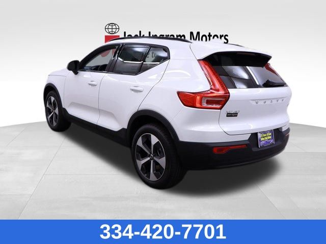 new 2025 Volvo XC40 car, priced at $44,642