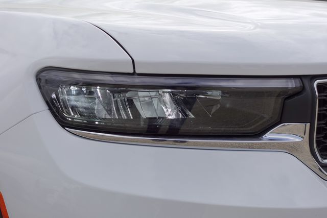 new 2025 Jeep Grand Cherokee car, priced at $33,530