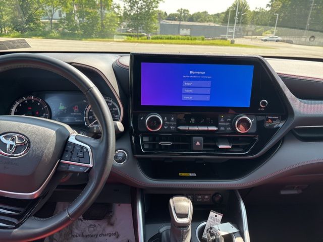 used 2023 Toyota Highlander car, priced at $42,499