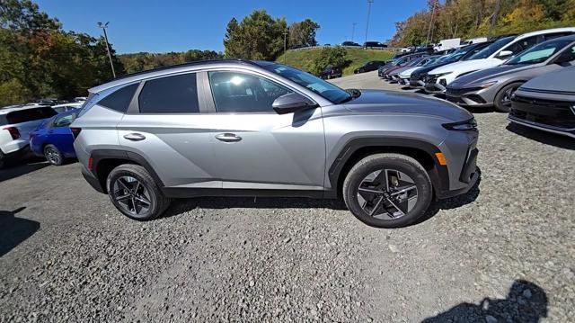 new 2025 Hyundai Tucson Hybrid car, priced at $37,282