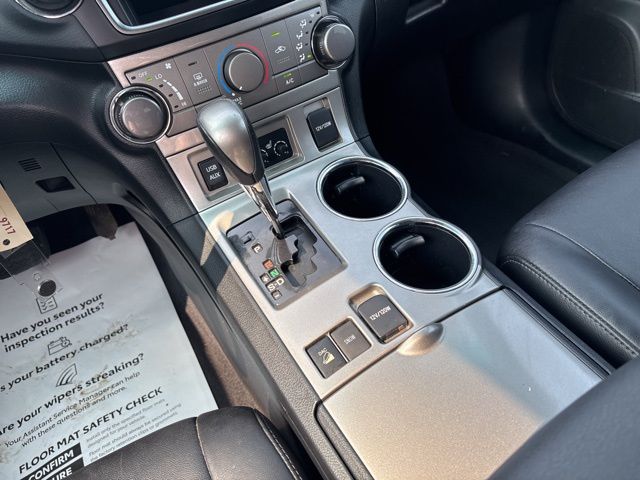 used 2013 Toyota Highlander car, priced at $15,999