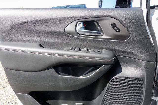 new 2025 Chrysler Pacifica car, priced at $41,290