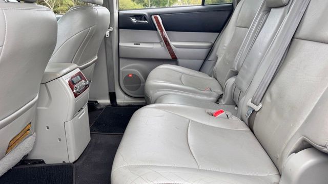 used 2012 Toyota Highlander car, priced at $6,788