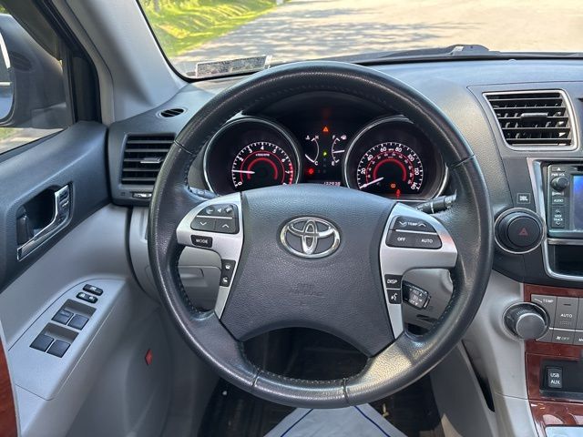 used 2013 Toyota Highlander car, priced at $14,489