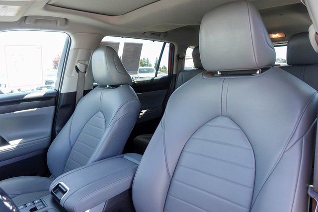 used 2023 Toyota Highlander car, priced at $33,599