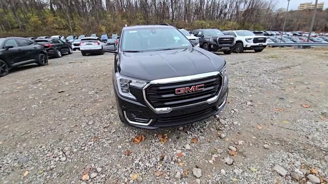 new 2024 GMC Terrain car, priced at $30,360