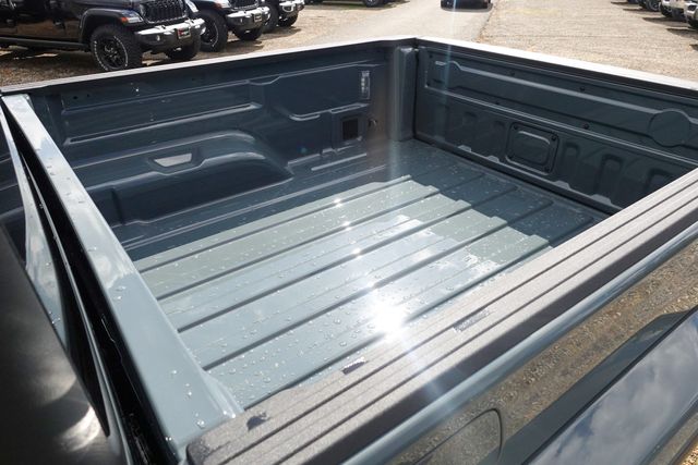 new 2025 Jeep Gladiator car, priced at $46,625