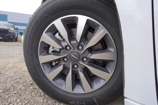 new 2025 Chrysler Pacifica Hybrid car, priced at $41,675
