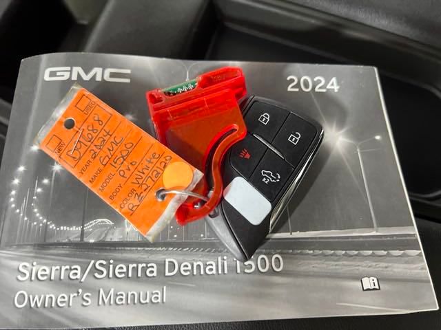 new 2024 GMC Sierra 1500 car, priced at $42,000