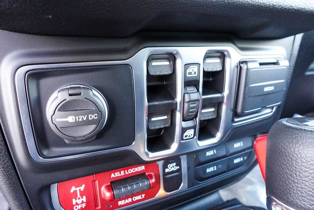 new 2025 Jeep Wrangler car, priced at $54,574