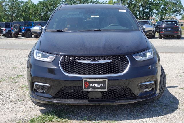 new 2025 Chrysler Pacifica Hybrid car, priced at $47,041