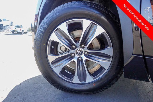 used 2022 Toyota Highlander car, priced at $33,000