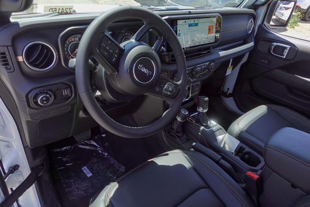 new 2025 Jeep Gladiator car, priced at $43,675