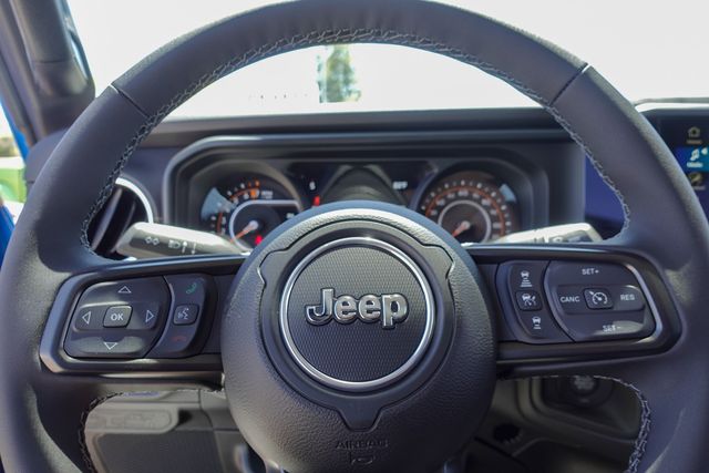 new 2025 Jeep Gladiator car, priced at $46,270