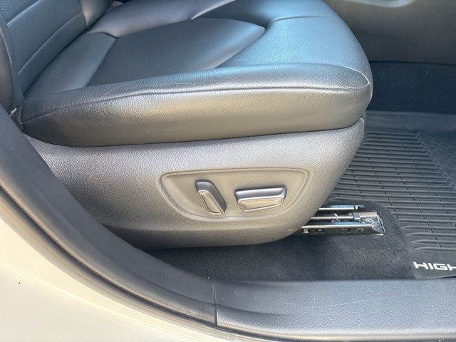used 2021 Toyota Highlander car, priced at $32,845