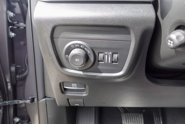 new 2025 Jeep Grand Cherokee car, priced at $55,930