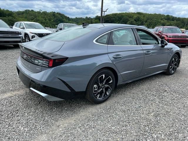 new 2024 Hyundai Sonata car, priced at $28,174