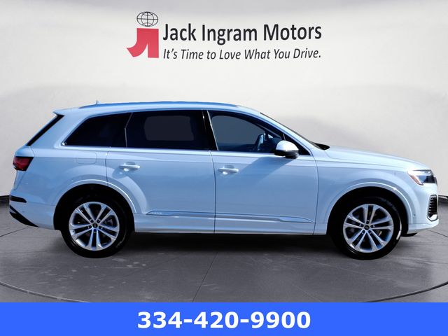 new 2025 Audi Q7 car, priced at $65,306