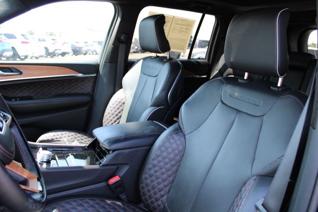 used 2022 Jeep Grand Cherokee car, priced at $40,689