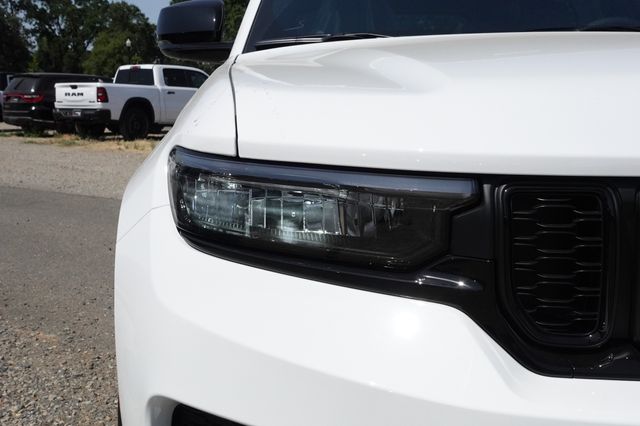 new 2025 Jeep Grand Cherokee car, priced at $36,525