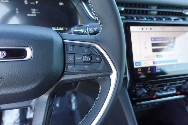 new 2025 Jeep Grand Cherokee car, priced at $46,676