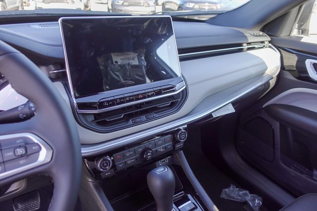 new 2025 Jeep Compass car, priced at $31,340