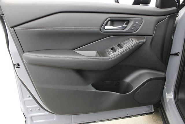 new 2025 Nissan Rogue car, priced at $44,825