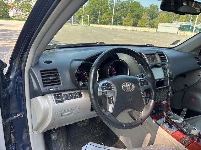 used 2013 Toyota Highlander car, priced at $14,489