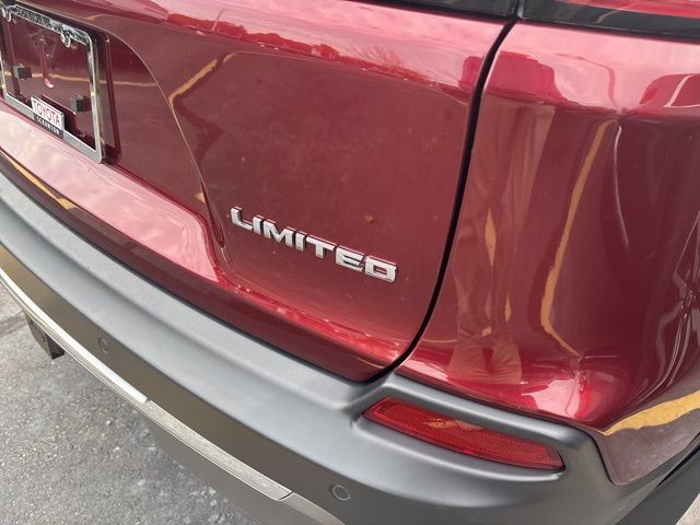 used 2019 Jeep Cherokee car, priced at $17,299