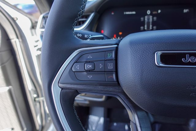 new 2025 Jeep Grand Cherokee car, priced at $44,540