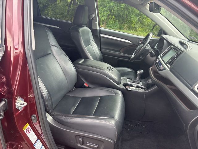 used 2019 Toyota Highlander car, priced at $18,999