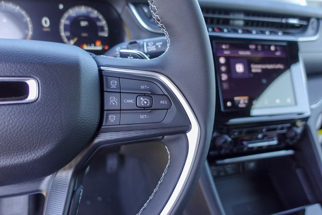 new 2025 Jeep Grand Cherokee car, priced at $40,650