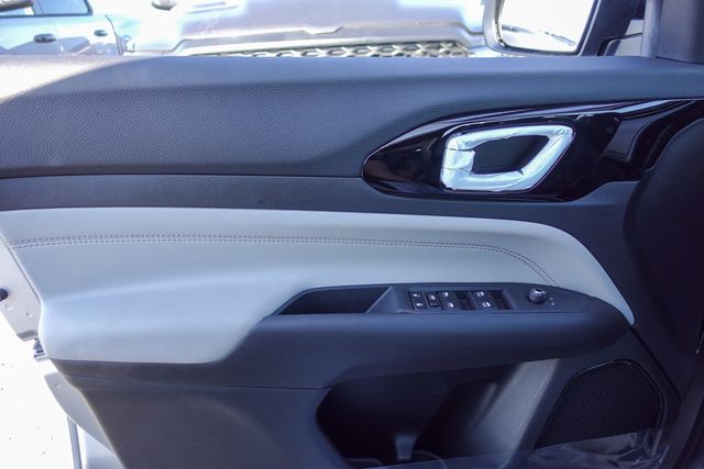new 2025 Jeep Compass car, priced at $28,935