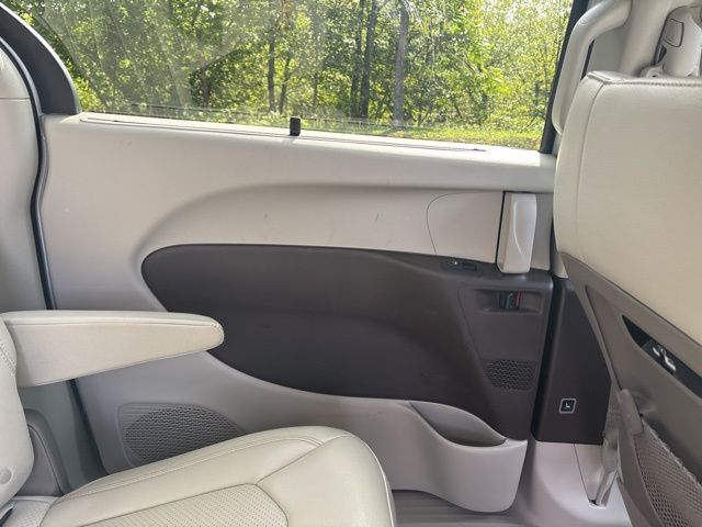 used 2021 Chrysler Pacifica car, priced at $32,699