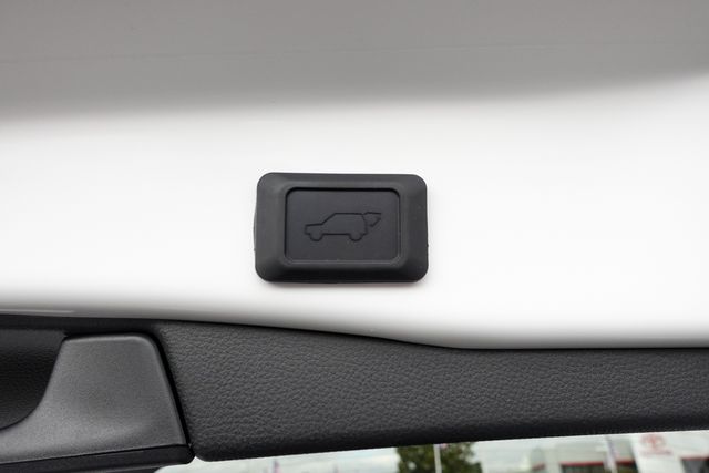 new 2025 Toyota RAV4 car
